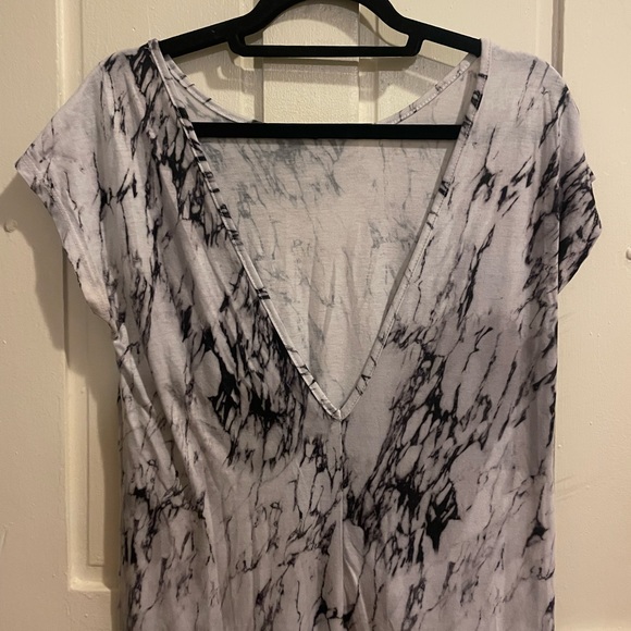 Marble maxi dress with low back and slit - Picture 3 of 6